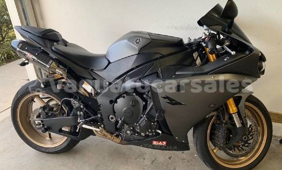 Acheter Occasion Moto Yamaha R1 Noir à Burumba, Shefa