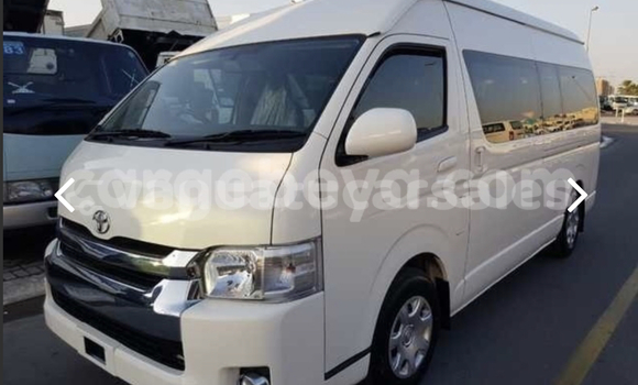 Buy Used Toyota Hiace White Car in Port Vila in Shefa Buy Used Toyota Hiace White Car in Port Vila in Shefa