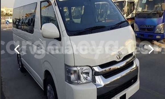 Buy Used Toyota Hiace White Car in Port Vila in Shefa Buy Used Toyota Hiace White Car in Port Vila in Shefa