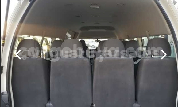 Buy Used Toyota Hiace White Car in Port Vila in Shefa Buy Used Toyota Hiace White Car in Port Vila in Shefa
