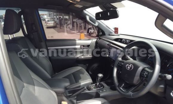 Buy Used Toyota Hilux Blue Car in Lolowaï in Penama Buy Used Toyota Hilux Blue Car in Lolowaï in Penama