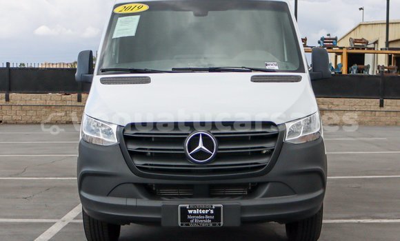 Buy Import Mercedes-Benz 300–Series White Car in Aneghowhat in Tafea Buy Import Mercedes-Benz 300–Series White Car in Aneghowhat in Tafea