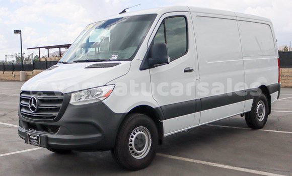 Buy Import Mercedes-Benz 300–Series White Car in Aneghowhat in Tafea Buy Import Mercedes-Benz 300–Series White Car in Aneghowhat in Tafea