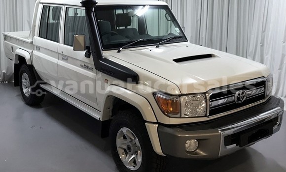 Buy Used Toyota Land Cruiser White Car in Burumba in Shefa Buy Used Toyota Land Cruiser White Car in Burumba in Shefa