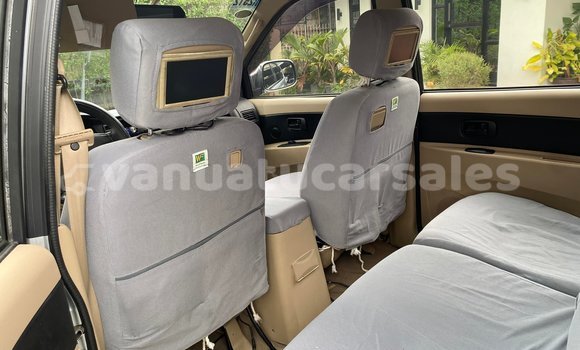 Buy Used Isuzu V-Cross 4x4 Green Car in Aore in Sanma Buy Used Isuzu V-Cross 4x4 Green Car in Aore in Sanma