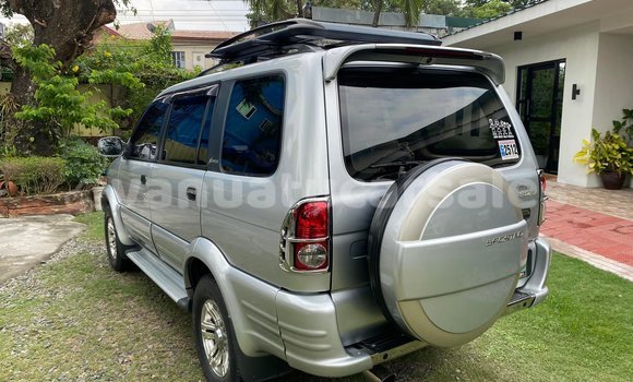 Buy Used Isuzu V-Cross 4x4 Green Car in Aore in Sanma Buy Used Isuzu V-Cross 4x4 Green Car in Aore in Sanma