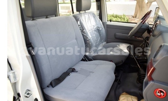 Acheter Occasion Voiture Toyota Land Cruiser Blanc à Port Vila, Shefa Acheter Occasion Voiture Toyota Land Cruiser Blanc à Port Vila, Shefa