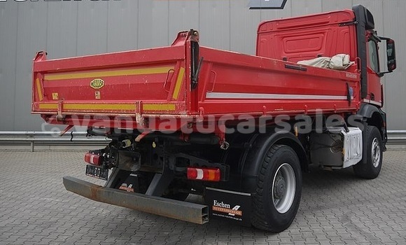 Buy Used Mercedes‒Benz Tipper Red Truck in Port Vila in Shefa Buy Used Mercedes‒Benz Tipper Red Truck in Port Vila in Shefa