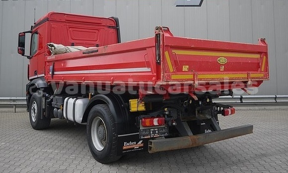 Buy Used Mercedes‒Benz Tipper Red Truck in Port Vila in Shefa Buy Used Mercedes‒Benz Tipper Red Truck in Port Vila in Shefa
