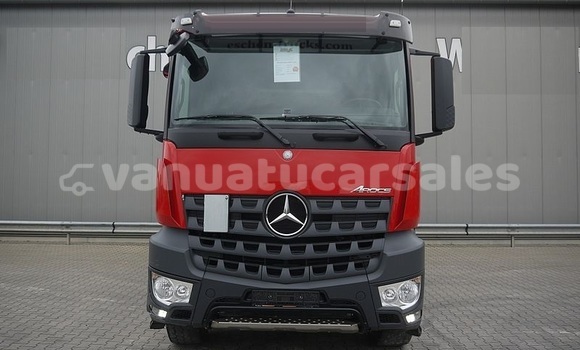Buy Used Mercedes‒Benz Tipper Red Truck in Port Vila in Shefa Buy Used Mercedes‒Benz Tipper Red Truck in Port Vila in Shefa