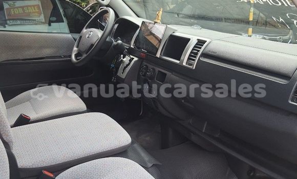 Buy Used Toyota Hiace White Car in Port Vila in Shefa Buy Used Toyota Hiace White Car in Port Vila in Shefa