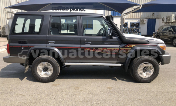 Buy Used Toyota Land Cruiser Brown Car in Port Vila in Shefa Buy Used Toyota Land Cruiser Brown Car in Port Vila in Shefa