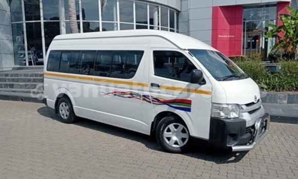 Buy Used Toyota Hiace Blue Car in Port Vila in Shefa Buy Used Toyota Hiace Blue Car in Port Vila in Shefa