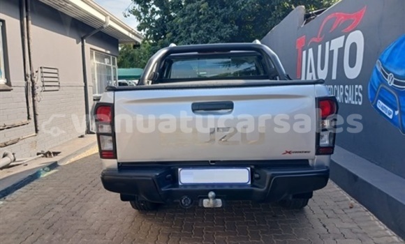 Buy Used Isuzu D–MAX Silver Car in Luganville in Sanma Buy Used Isuzu D–MAX Silver Car in Luganville in Sanma
