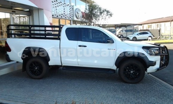 Buy Used Toyota Hilux White Car in Port Vila in Shefa Buy Used Toyota Hilux White Car in Port Vila in Shefa
