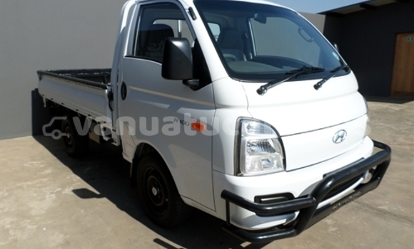 Buy Used Hyundai H200 White Car in Port Vila in Shefa Buy Used Hyundai H200 White Car in Port Vila in Shefa