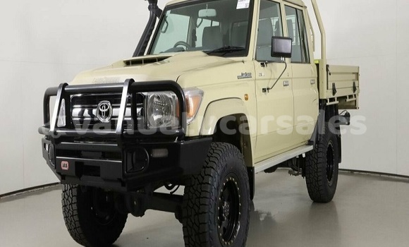 Medium with watermark toyota land cruiser shefa port vila 617