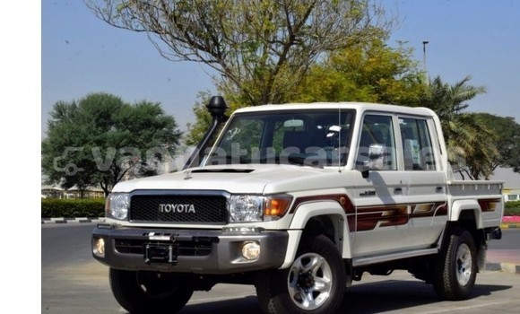 Buy Used Toyota Land Cruiser White Car in Port Vila in Shefa Buy Used Toyota Land Cruiser White Car in Port Vila in Shefa