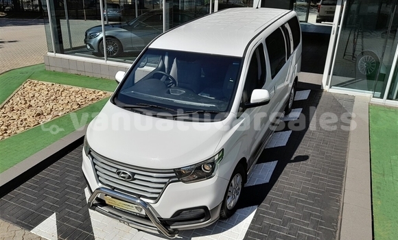Buy Used Hyundai H1 White Car in Port Vila in Shefa Buy Used Hyundai H1 White Car in Port Vila in Shefa