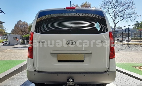Buy Used Hyundai H1 White Car in Port Vila in Shefa Buy Used Hyundai H1 White Car in Port Vila in Shefa