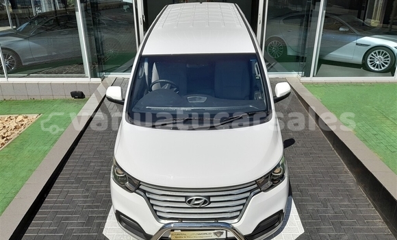 Buy Used Hyundai H1 White Car in Port Vila in Shefa Buy Used Hyundai H1 White Car in Port Vila in Shefa