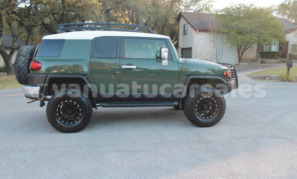 Buy Used Toyota FJ Cruiser Green Car in Port Vila in Shefa Buy Used Toyota FJ Cruiser Green Car in Port Vila in Shefa