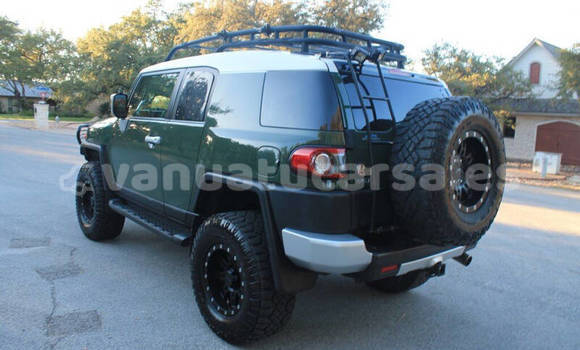 Buy Used Toyota FJ Cruiser Green Car in Port Vila in Shefa Buy Used Toyota FJ Cruiser Green Car in Port Vila in Shefa