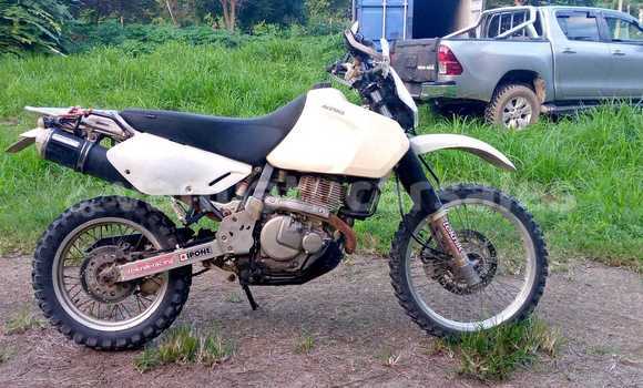 Buy Used Suzuki DR White Bike in Luganville in Sanma Buy Used Suzuki DR White Bike in Luganville in Sanma