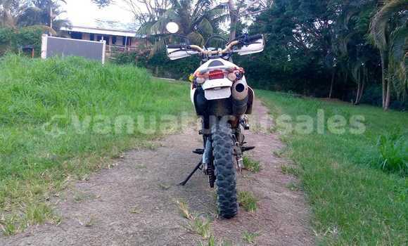Buy Used Suzuki DR White Bike in Luganville in Sanma Buy Used Suzuki DR White Bike in Luganville in Sanma
