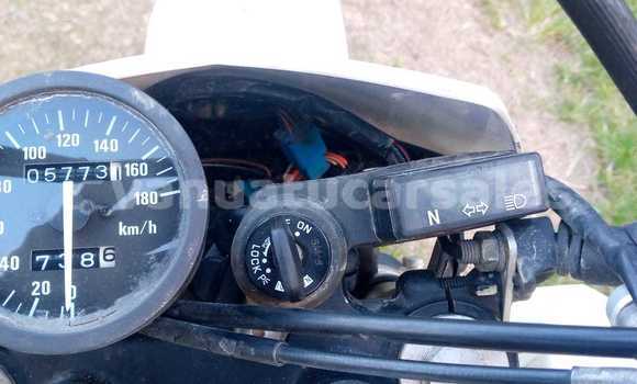 Buy Used Suzuki DR White Bike in Luganville in Sanma Buy Used Suzuki DR White Bike in Luganville in Sanma