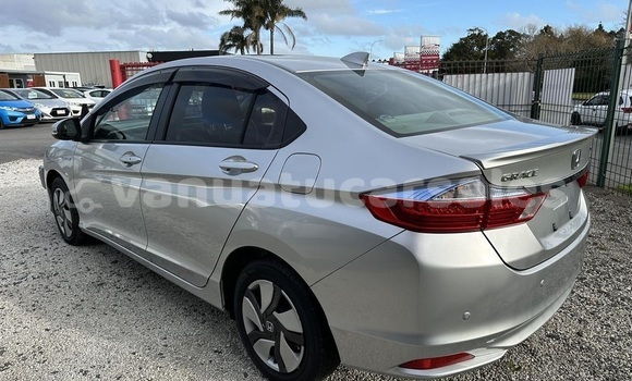 Buy Used Honda Grace Silver Car in Port Vila in Shefa Buy Used Honda Grace Silver Car in Port Vila in Shefa