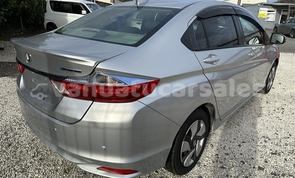 Buy Used Honda Grace Silver Car in Port Vila in Shefa Buy Used Honda Grace Silver Car in Port Vila in Shefa