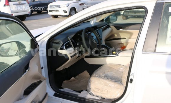 Acheter Import Voiture Toyota Camry Blanc à Import - Dubai, Malampa Acheter Import Voiture Toyota Camry Blanc à Import - Dubai, Malampa