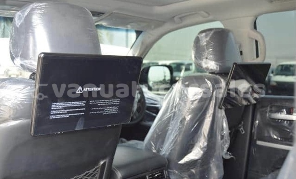 Buy Used Toyota Land Cruiser Silver Car in Luganville in Sanma Buy Used Toyota Land Cruiser Silver Car in Luganville in Sanma