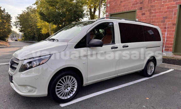 Buy Used Mercedes-Benz Vito White Car in Port Vila in Shefa Buy Used Mercedes-Benz Vito White Car in Port Vila in Shefa
