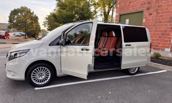 Buy Used Mercedes-Benz Vito White Car in Port Vila in Shefa Buy Used Mercedes-Benz Vito White Car in Port Vila in Shefa