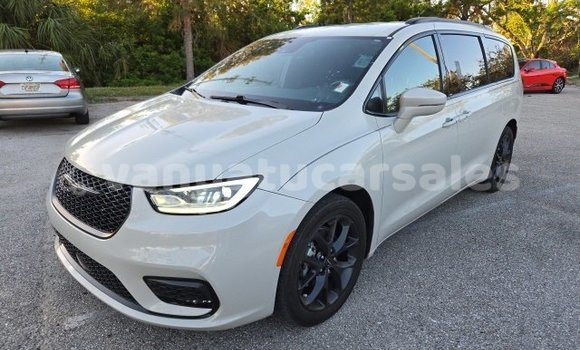 Buy Used Chrysler Pacifica White Car in Port Vila in Shefa Buy Used Chrysler Pacifica White Car in Port Vila in Shefa