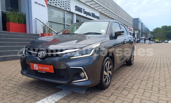 Buy Used Toyota Starlet Blue Car in Luganville in Sanma Buy Used Toyota Starlet Blue Car in Luganville in Sanma