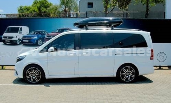 Buy Used Mercedes-Benz V-klasse White Car in Luganville in Sanma Buy Used Mercedes-Benz V-klasse White Car in Luganville in Sanma