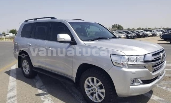 Buy Used Toyota Land Cruiser Silver Car in Port Vila in Shefa