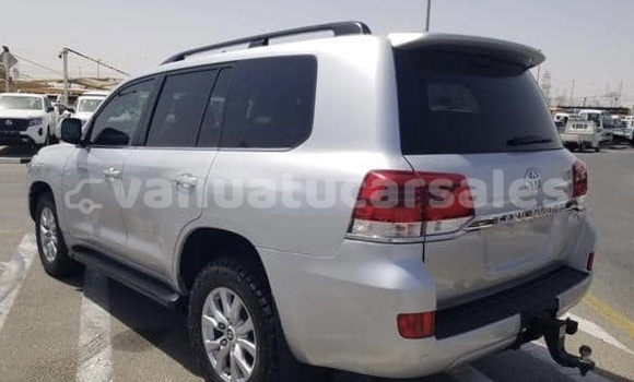 Buy Used Toyota Land Cruiser Silver Car in Port Vila in Shefa Buy Used Toyota Land Cruiser Silver Car in Port Vila in Shefa