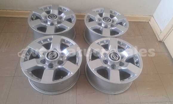 Buy Nissan hardbody 16 inch. in Luganville in Sanma Buy Nissan hardbody 16 inch. in Luganville in Sanma