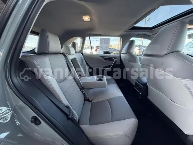 Big with watermark toyota rav4 sanma aore 801