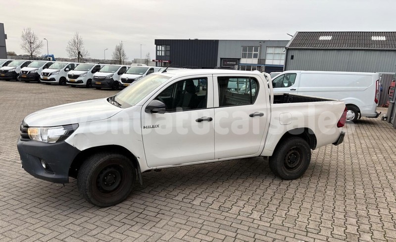 Big with watermark toyota hilux shefa port vila 809