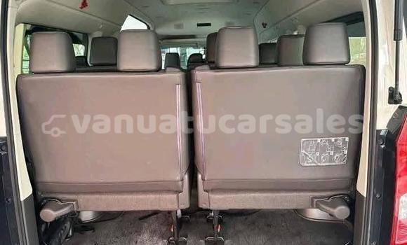 Buy Used Toyota Hiace White Car in Port Vila in Shefa Buy Used Toyota Hiace White Car in Port Vila in Shefa