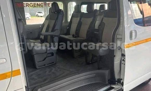 Buy Used Toyota Hiace White Car in Port Vila in Shefa Buy Used Toyota Hiace White Car in Port Vila in Shefa
