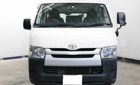 Buy Used Toyota Hiace White Car in Port Vila in Shefa