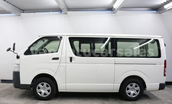 Buy Used Toyota Hiace White Car in Port Vila in Shefa Buy Used Toyota Hiace White Car in Port Vila in Shefa