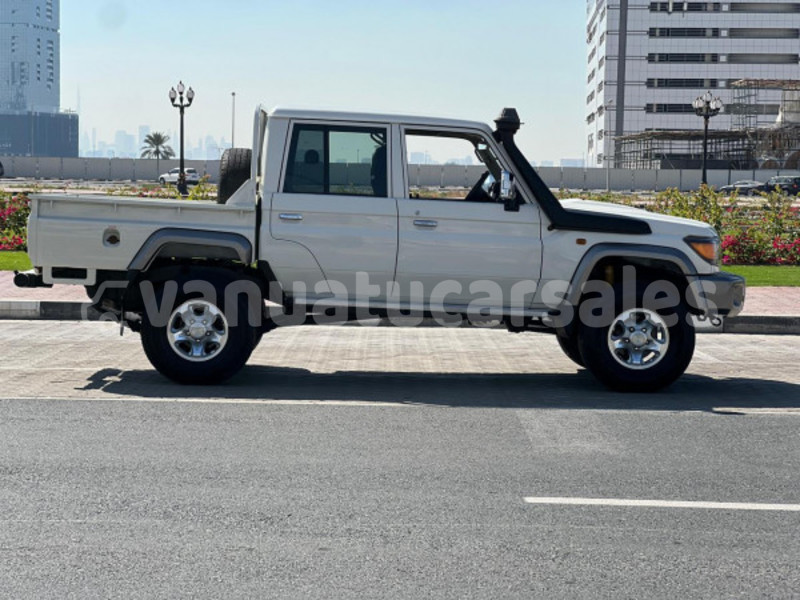 Big with watermark toyota land cruiser sanma luganville 822