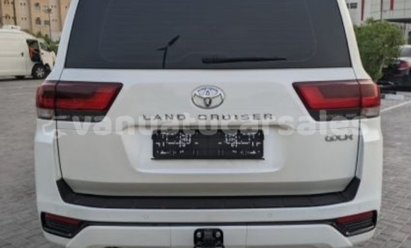 Buy Used Toyota Land Cruiser White Car in Port Vila in Shefa Buy Used Toyota Land Cruiser White Car in Port Vila in Shefa